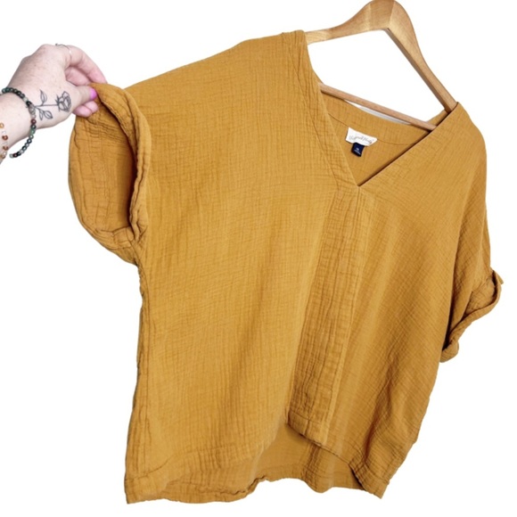 Universal Thread Women's 2-Piece Set Muslin Short Sleeve Shirt & Shorts Mustard - Picture 3 of 16